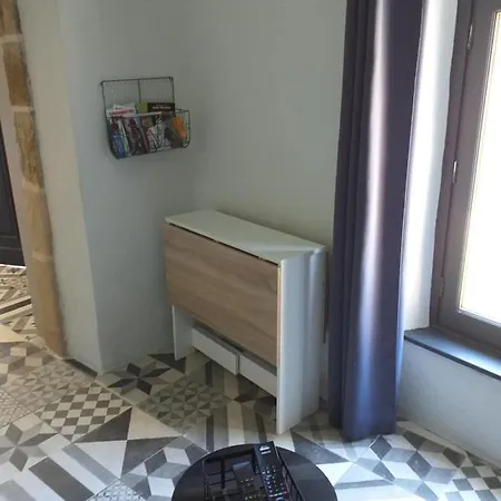 Pigeonnier * Vic-le-Comte