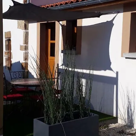 Pigeonnier * Vic-le-Comte